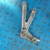 Platine de cale pied arrière passager droite Honda 954 CBR 02-04 – Image 2