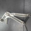 platine de cale pied arrière droit Suzuki 750 GSXR 00-03 – Image 2