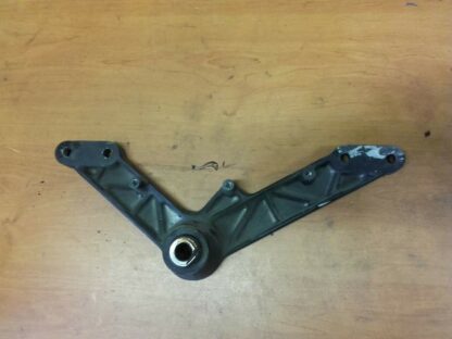 Support moteur gauche Suzuki 650 DL V-strom ABS 07-11 js1b121 – Image 2