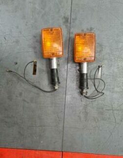 paire de clignotants avant droit et gauche Yamaha 400 XJ 4v7