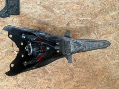 support de plaque avec feu arrière, Bavette Suzuki 650 SFV Gladius – Image 3