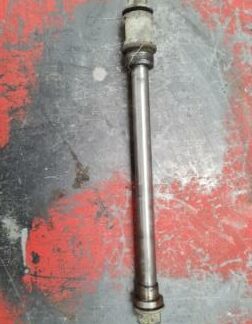 Axe de roue arrière Honda 400 CBX CB X nc07