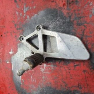 Platine de cale repose pied avant gauche Honda 750 VFR rc36