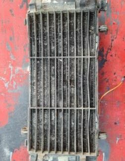 Radiateur avec grille Honda 750 VFR rc36