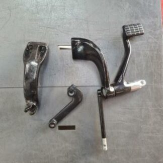 Kit commandes centrales, platines de cales reposes pied droit et gauche d'origine avec pédale de frein et sélecteur Harley-Davidson 883 1200 Sportster
